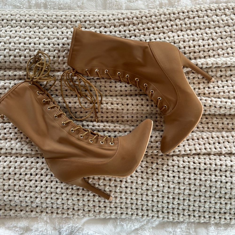 Women’s shade mid-calf booties